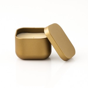 Gyertya vanlia illattal, arany